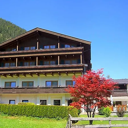Salzburgerhof Jugend- Und 3* Lofer