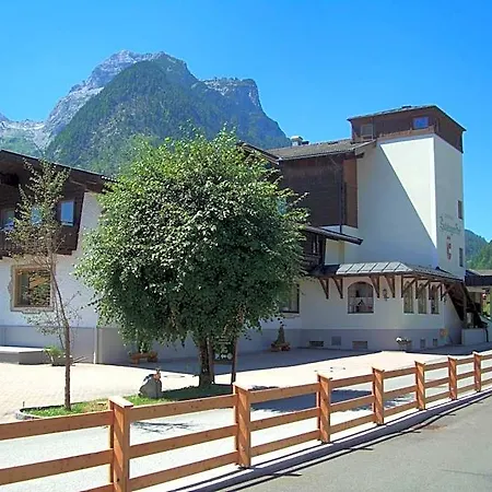 Szálloda Salzburgerhof Jugend- Und 3*