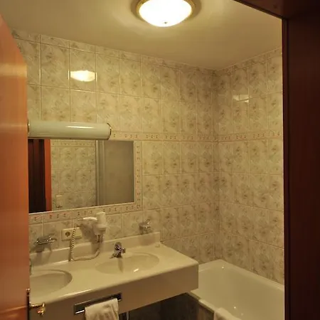 Hotel Salzburgerhof Jugend- Und