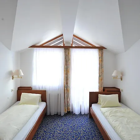 Hotel Salzburgerhof Jugend- Und 3*